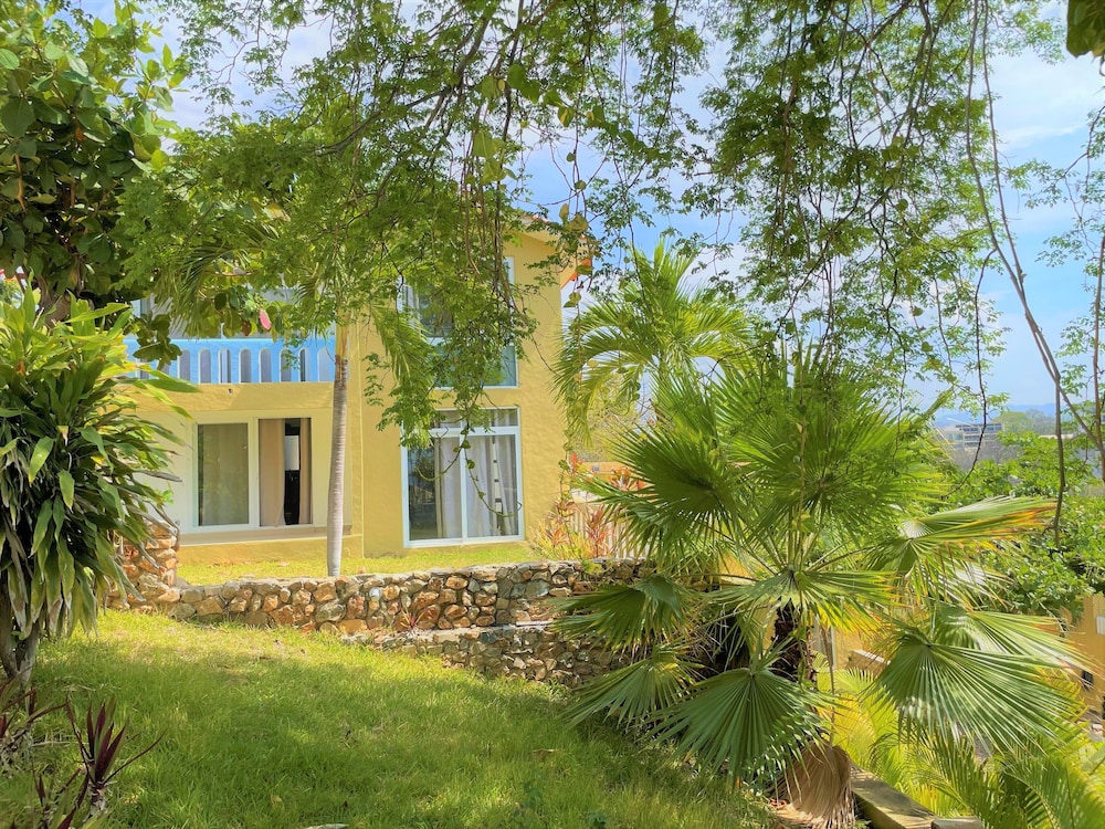 Villas And Resort Luz de Luna 43/50