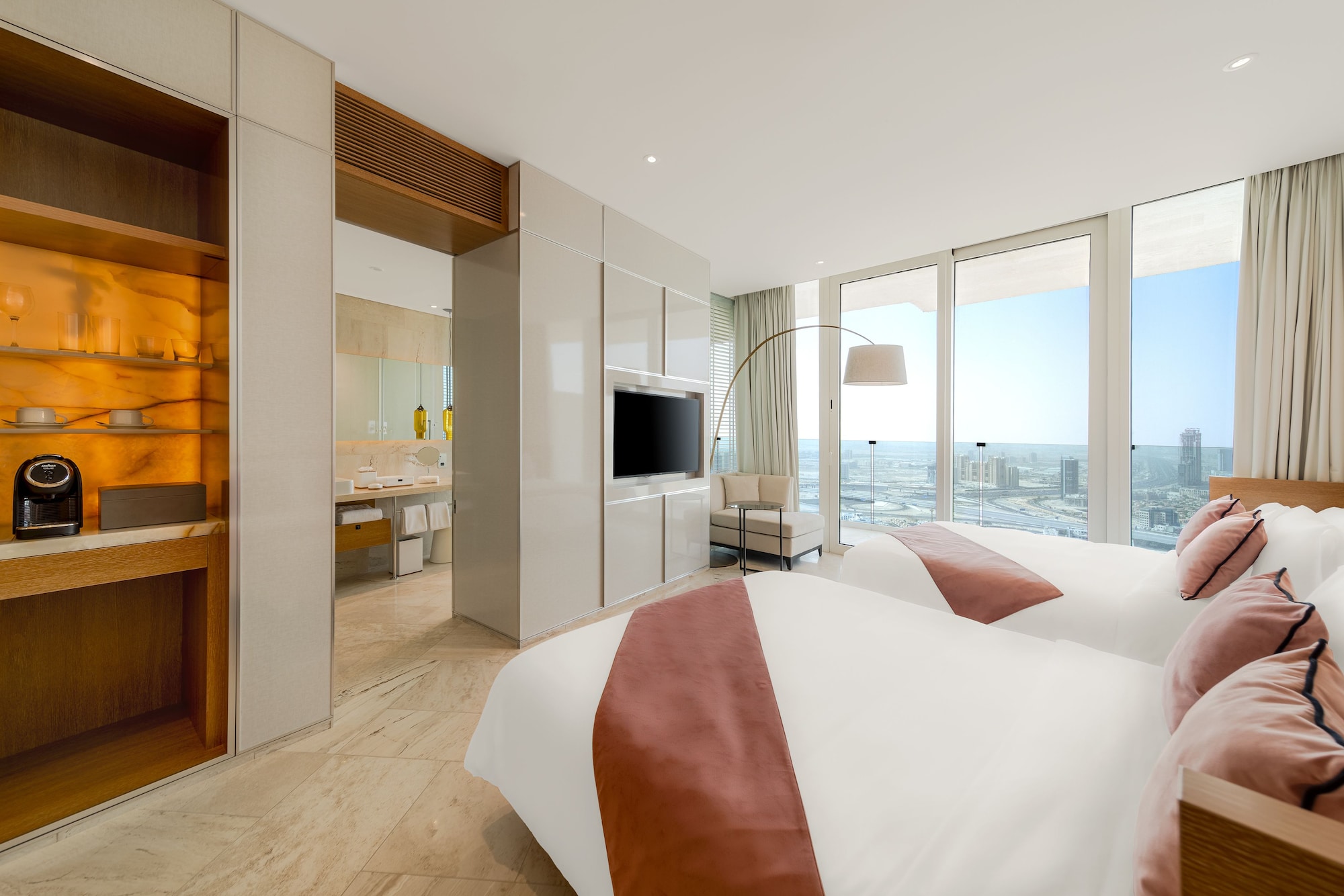 SKY, SUPERIOR, 2 QUEEN BEDS