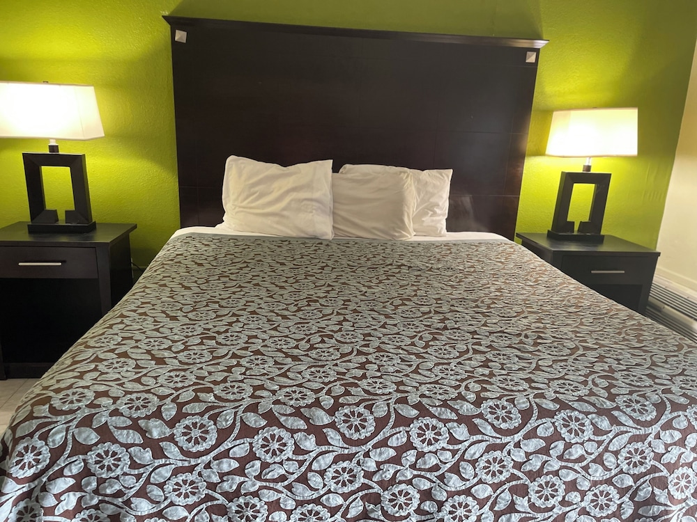 Regency Inn 27/55