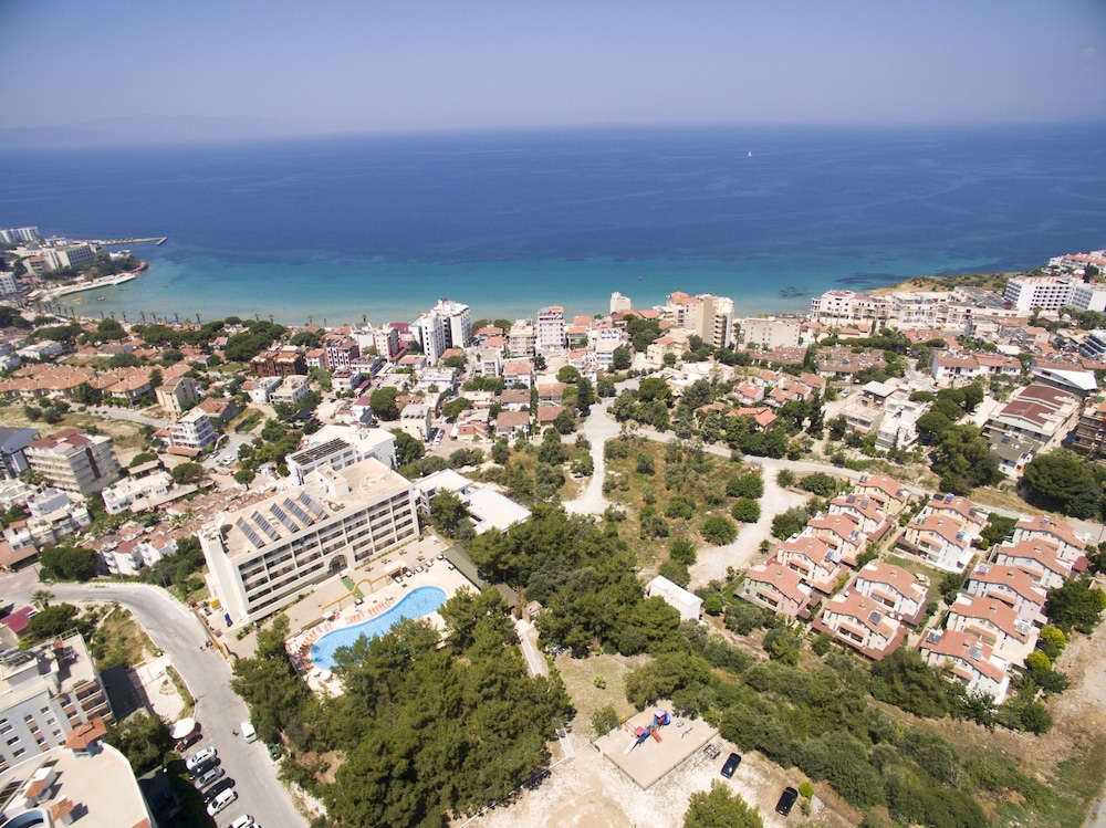Tuntas Family Suites Kusadasi 33/41
