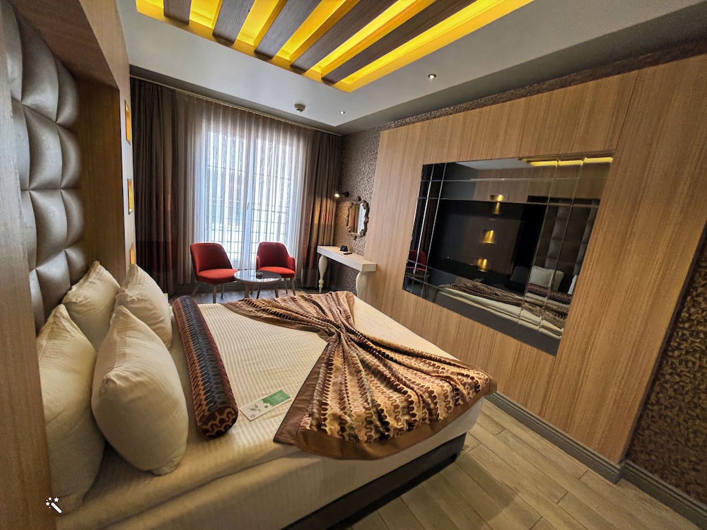 Hotel Zade 5/50