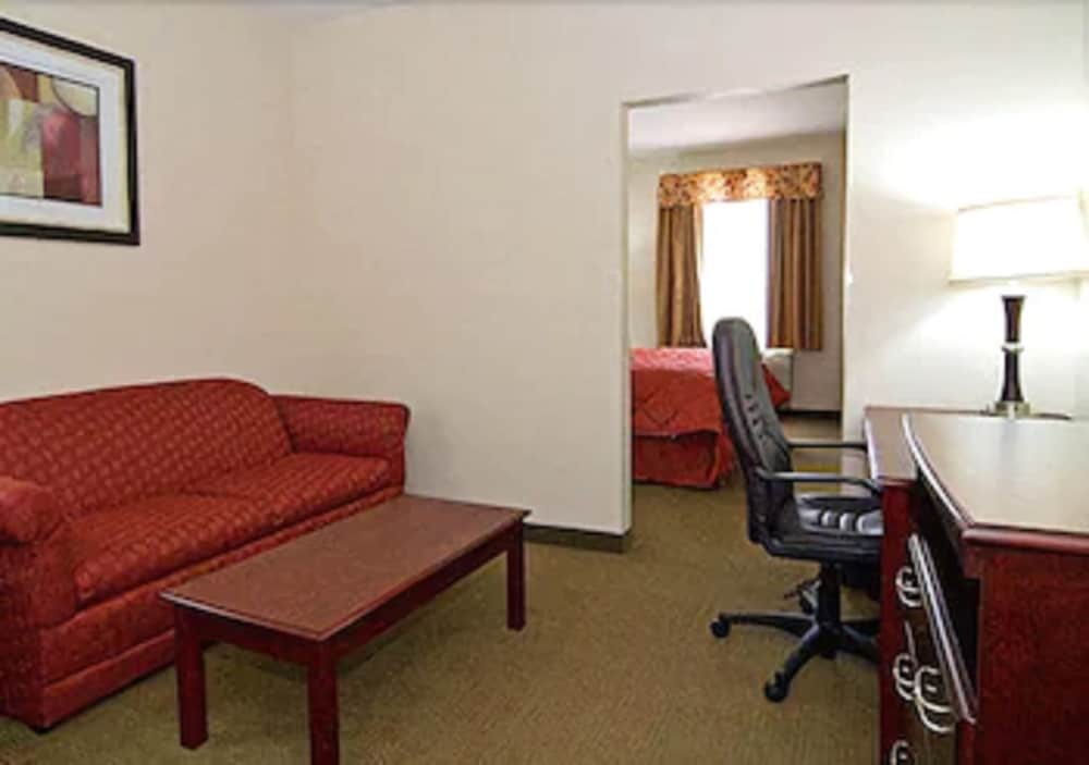 Quality Inn Rockdale TX 31/34
