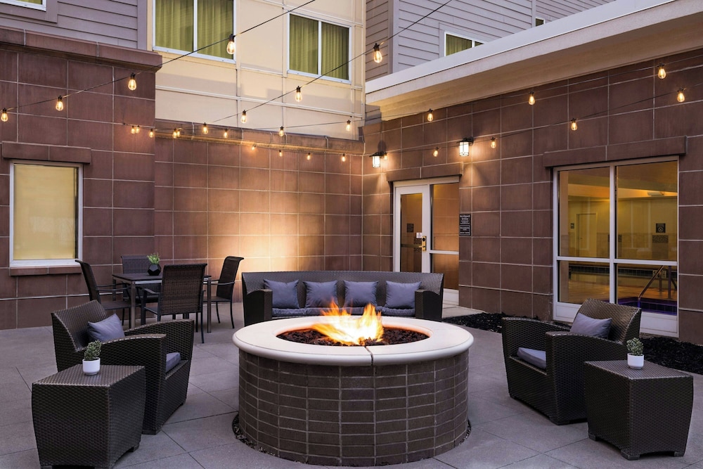 Residence Inn Des Moines Downtown 25/56