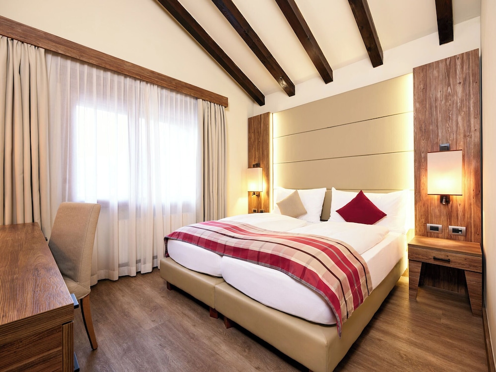 2 ROOMS, FAMILY, SUITE