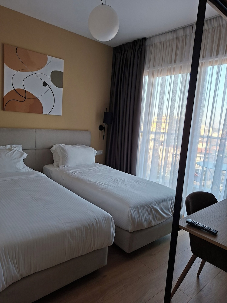 Mulaj Hotel Tirana 19/63