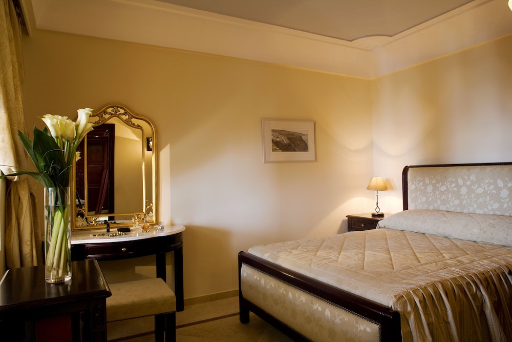 Maison De Lys Luxury Suites 18/72