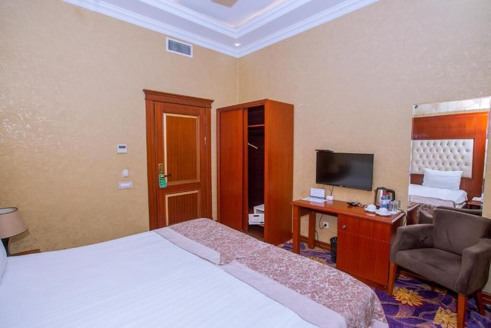 Clover Hotel Baku 24/50