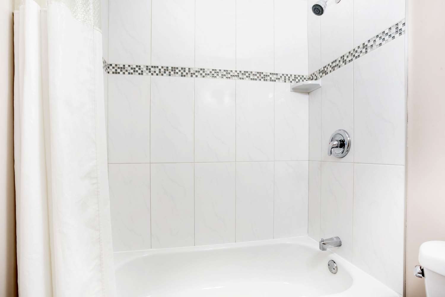 Howard Johnson By Wyndham Downtown Kamloops 33/33