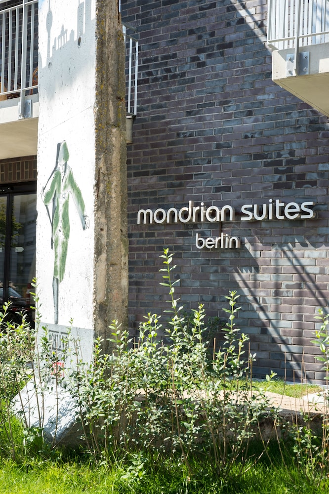 Mondrian Suites Berlin Checkpoint Charlie 79/80