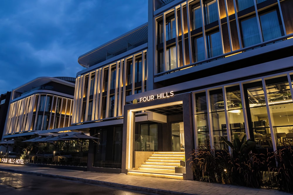 FOUR HILLS HOTEL 2/37