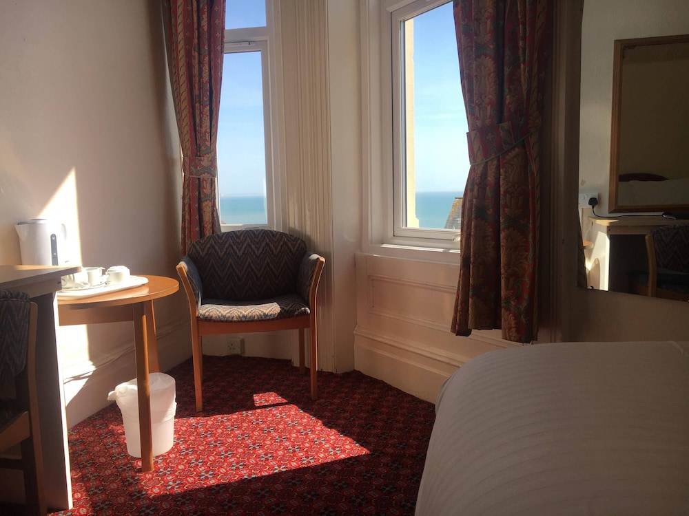 Balmoral Hotel 25/48