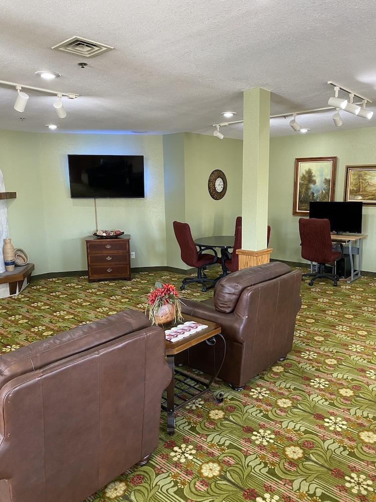 Brookwood Inn 32/46