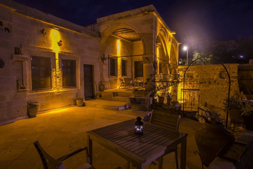 Assiana Cave House 34/50