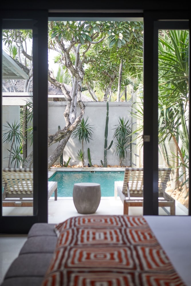 The Ahimsa Beach 25/50