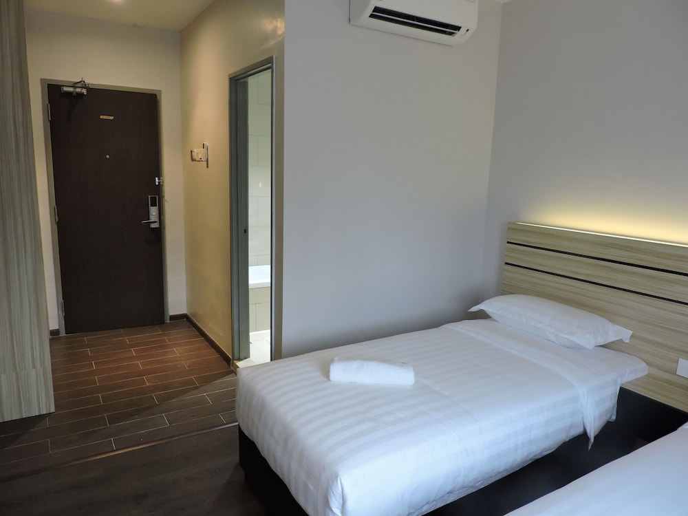 The Blanket Hotel 18/45