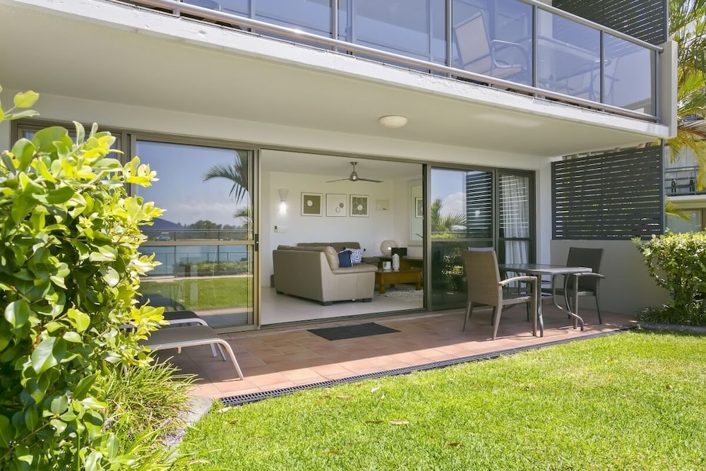 NOOSA SHORES RESORT 68/70
