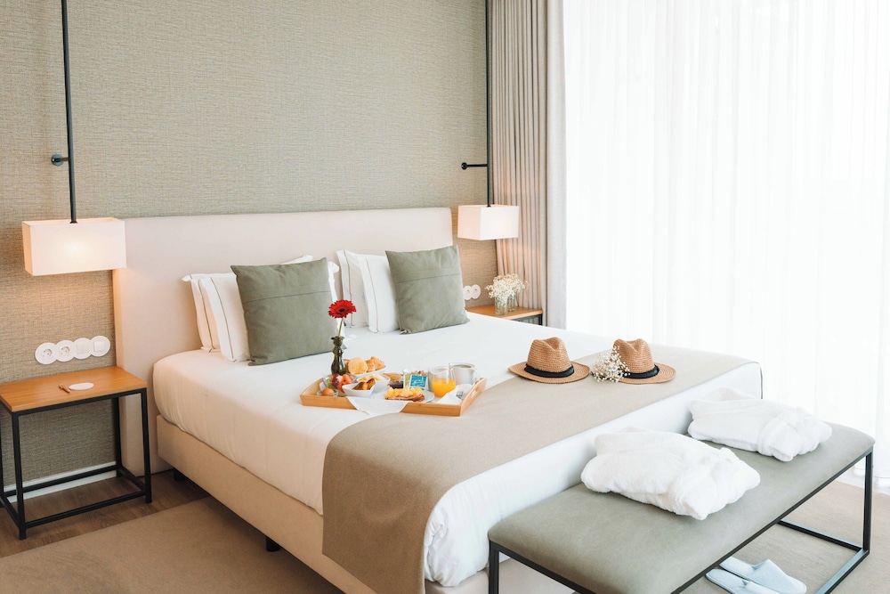 Lusitano Garden Villas 8/50