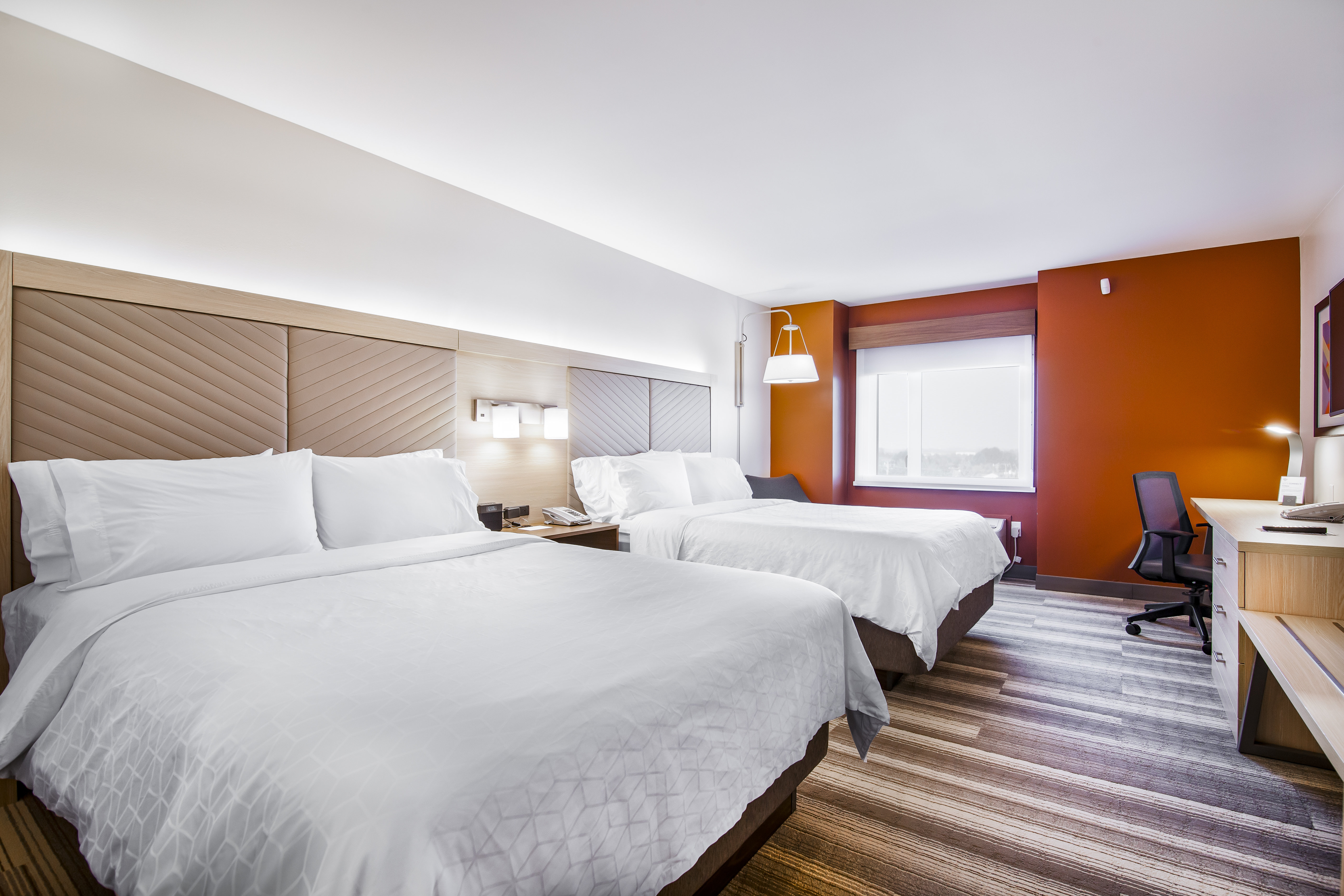 Holiday Inn Express Suites Langley 26/73