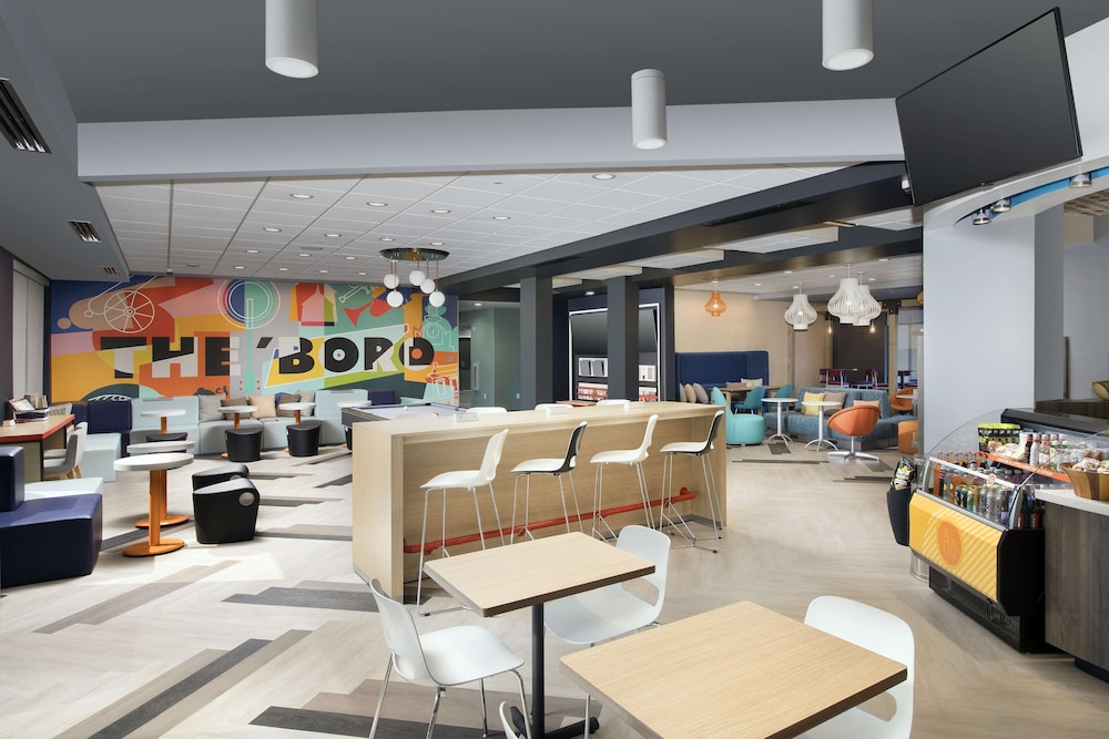 restaurant cafeteria