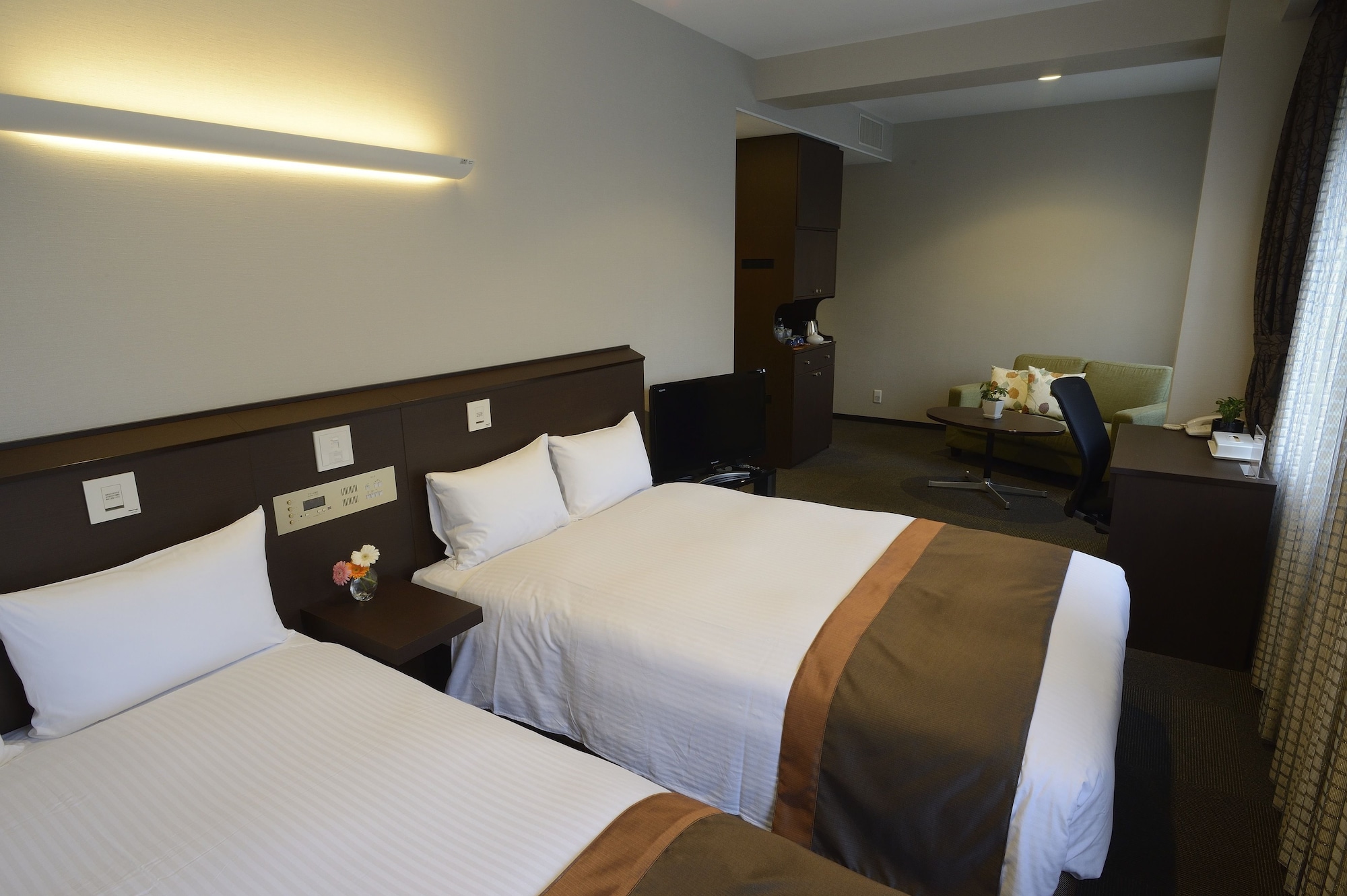 SUPERIOR, TWIN BEDS