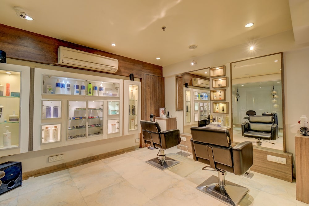 The Ssk Solitaire Hotel & Banquets 12/50