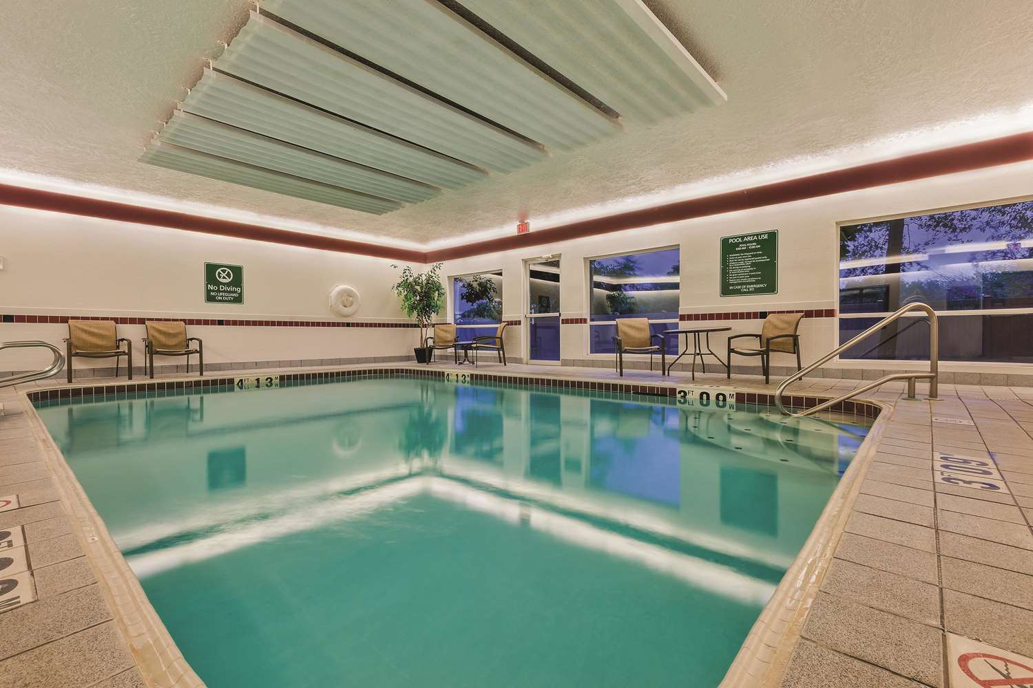 swimming pool spa