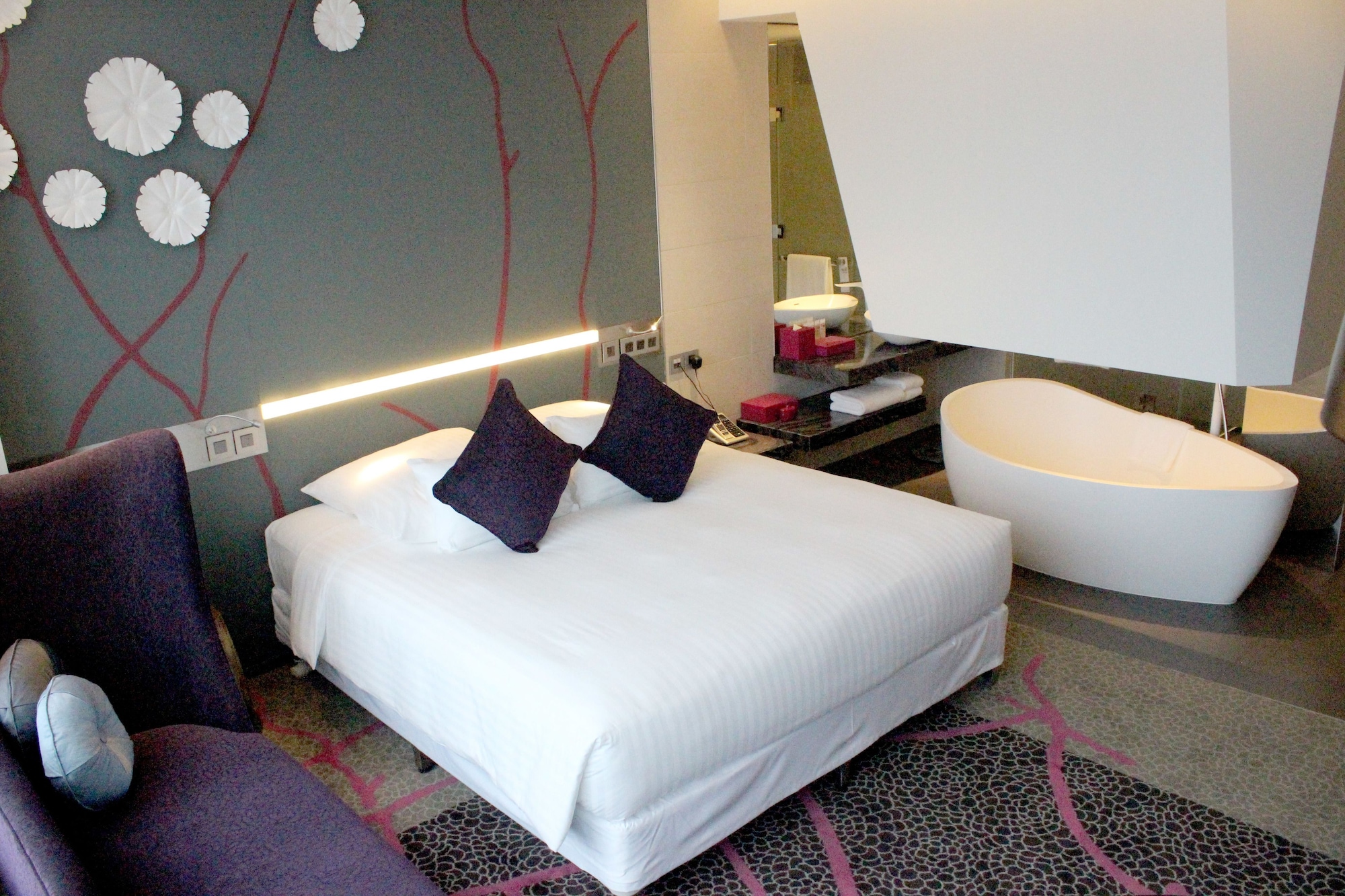 غرفة ديلوكس بسرير كينج، Pullman Saigon Centre 8/10