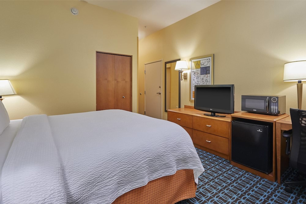 Fairfield Inn Suites By Marriott Burlington 14/32