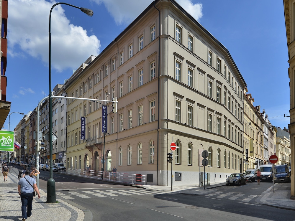 Ea Hotel New Town 39/47