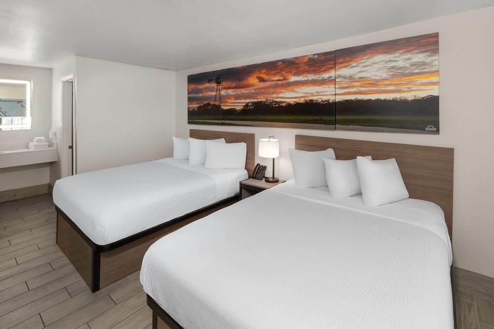 Days Inn by Wyndham Aransas Pass 8/50