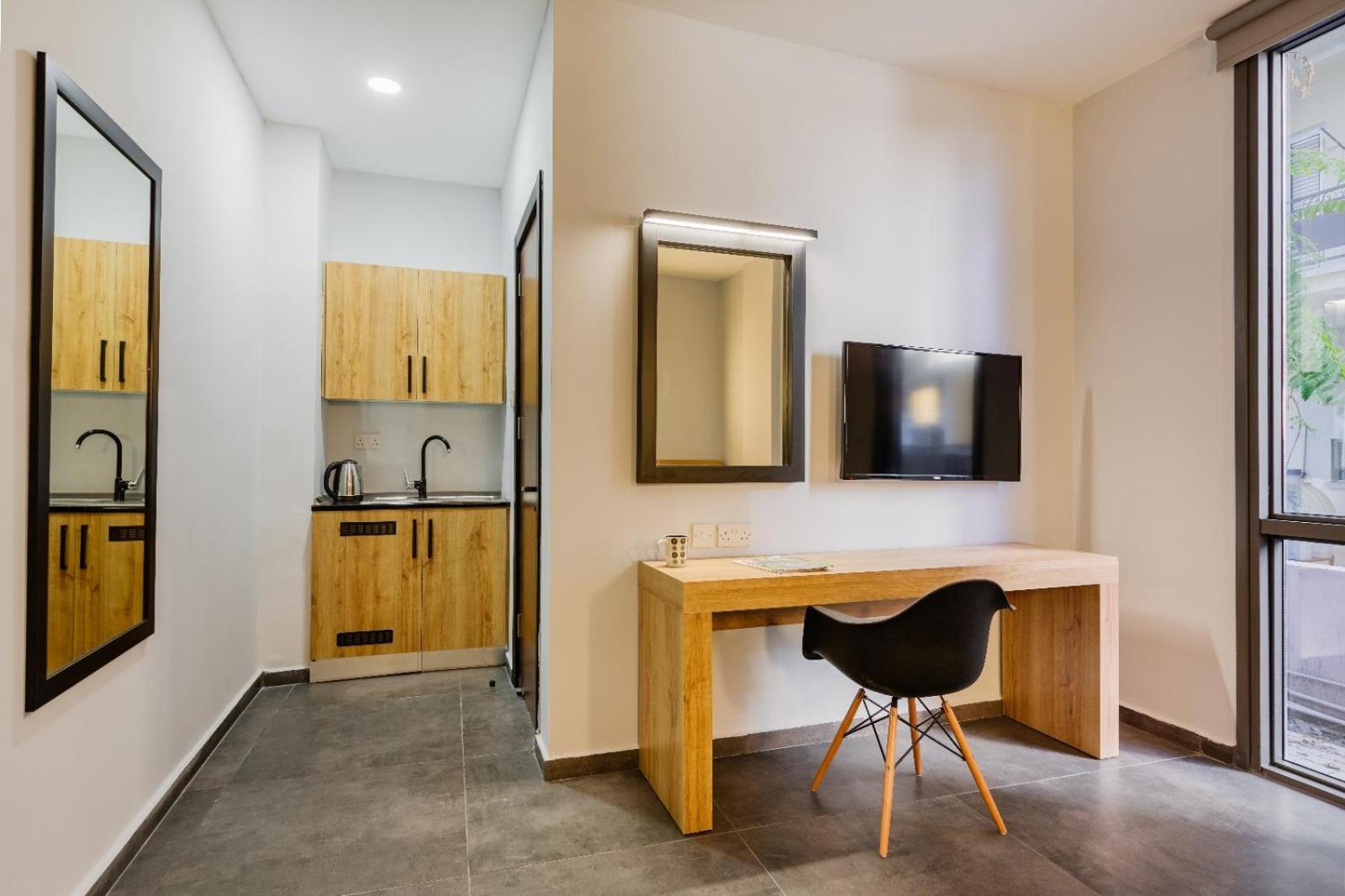 G Suites Luxury Rentals 8/32