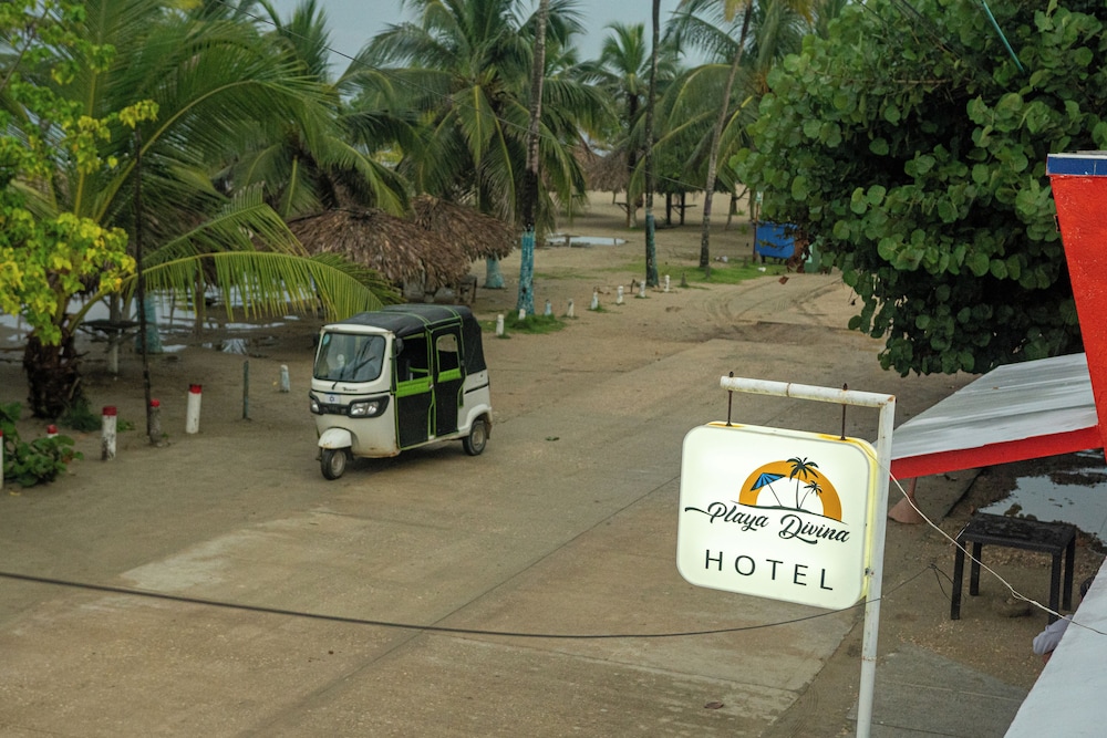 Hotel Playa Divina 45/58