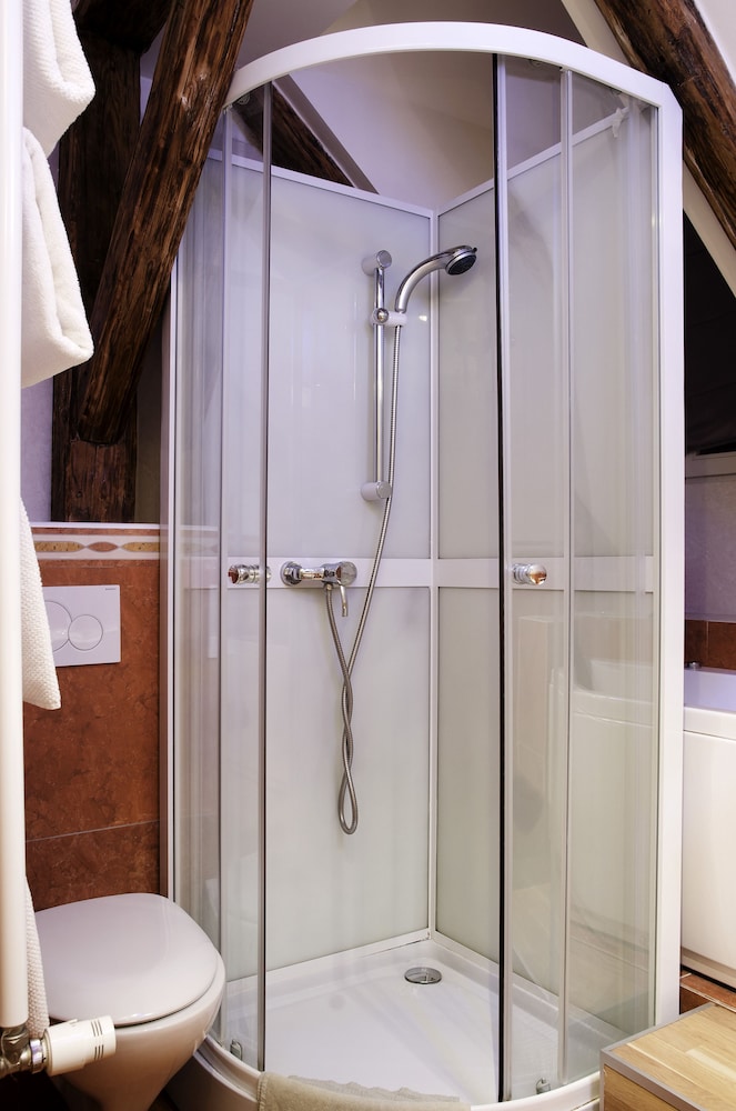 Dolce Vita Suites Hotel 42/48