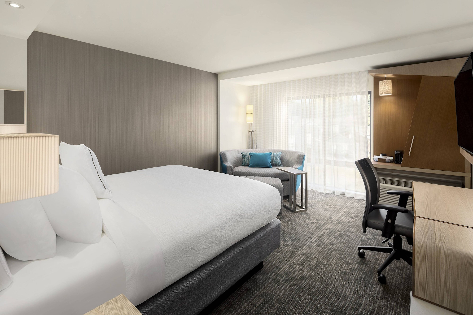 Room at Courtyard by Marriott Seattle Northgate, SEATTLE - WA