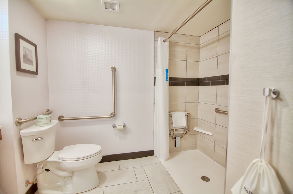 Signature, 2 Queen Beds, Accessible, Hampton Inn St Catharines Niagara On 6/8
