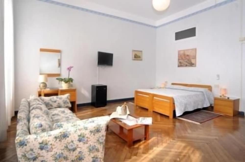 Grand Hotel Mediterranee 22/69