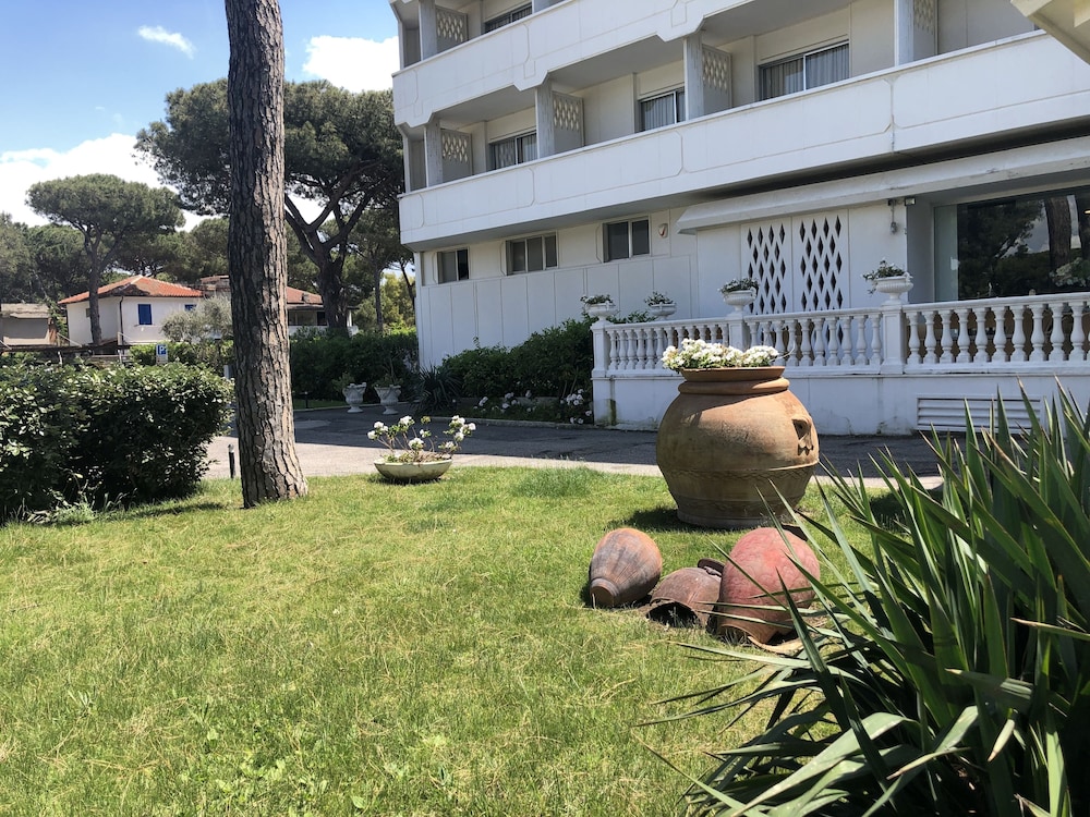 Domizia Palace Hotel 53/62