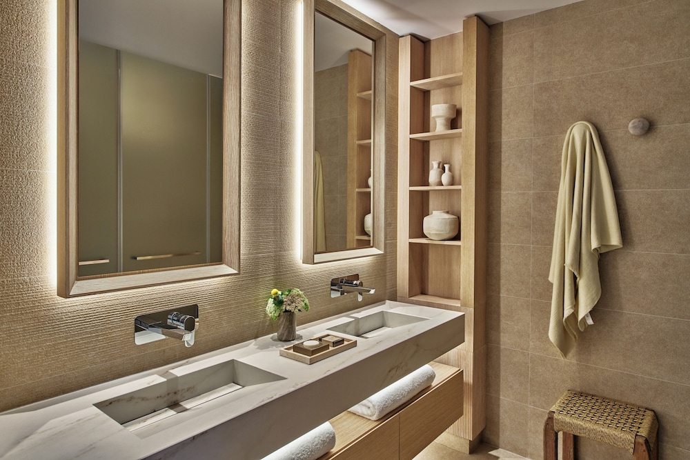 3 Bedrooms, Deluxe, Suite, 1 Single and 2 Double Beds, Sea View, Private Pool, Ikos Andalusia 3/3