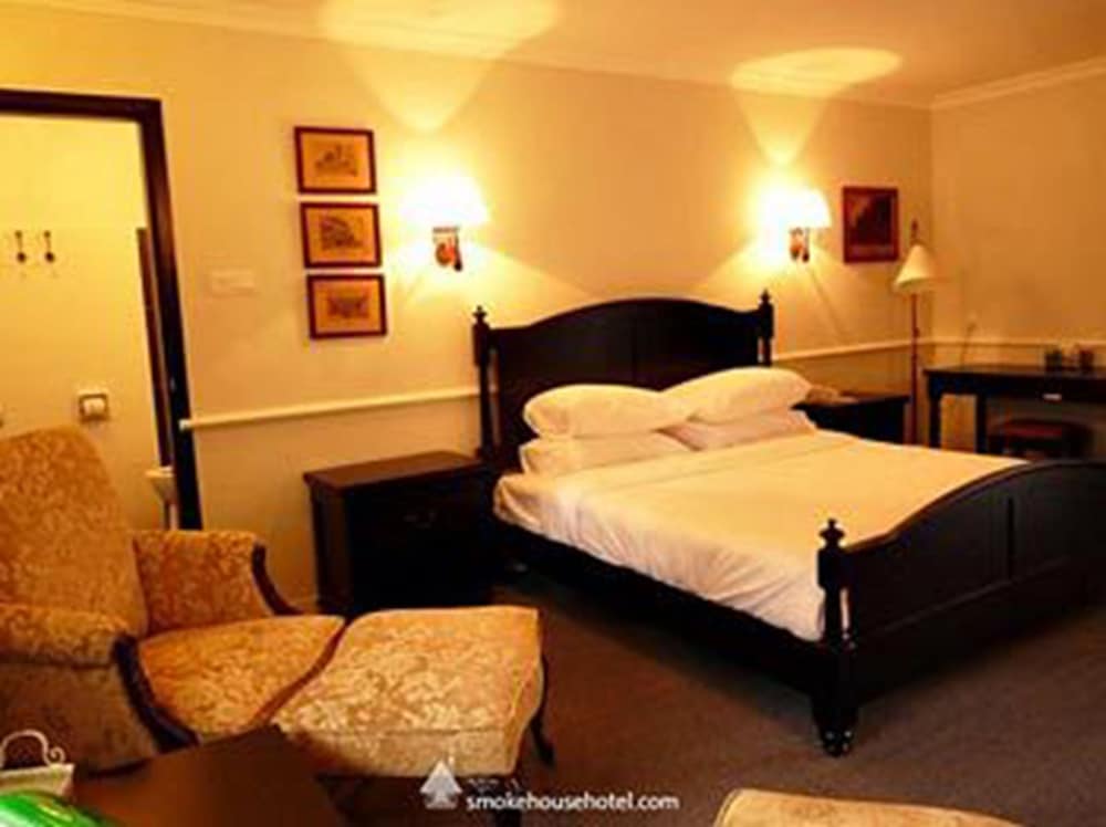 THE SMOKEHOUSE HOTEL 17/50