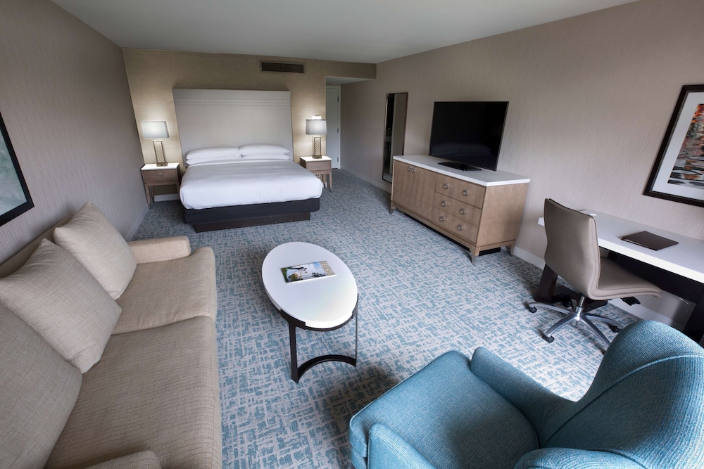 Hilton Santa Barbara Beachfront Resort 40/70