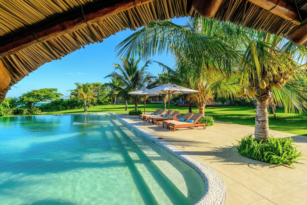 Bahia Mar Boutique Hotel 70/75