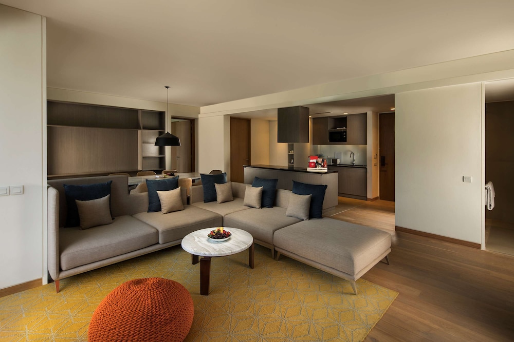 Andaz Delhi, by Hyatt 55/82