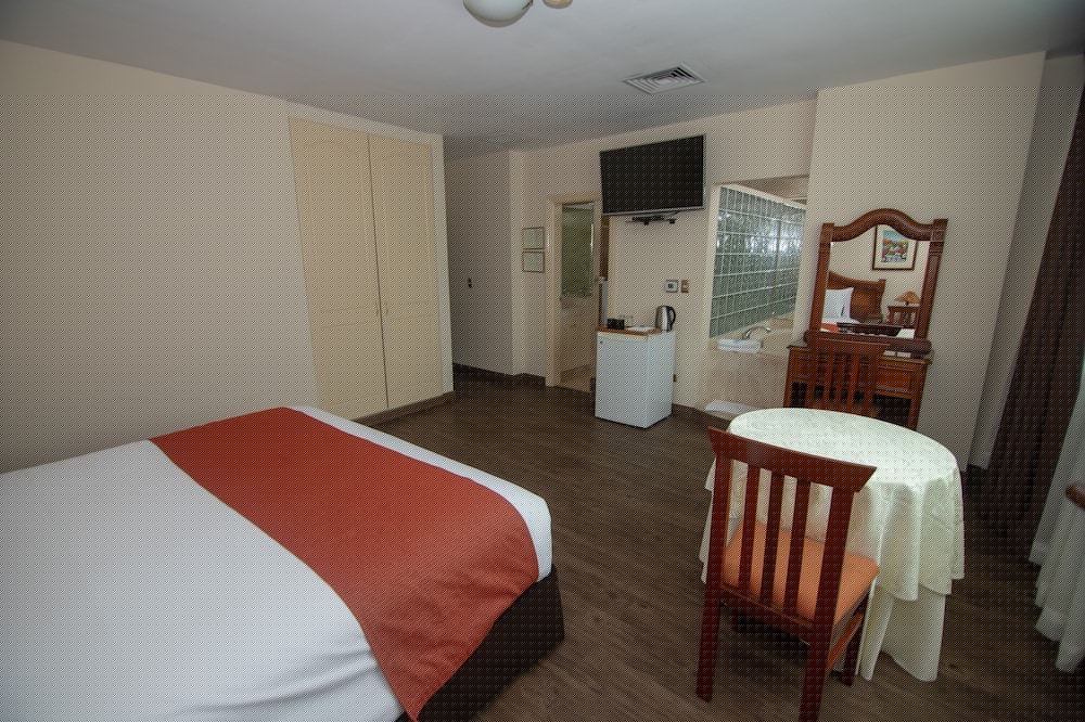 MIRAFLORES COLON HOTEL 21/31
