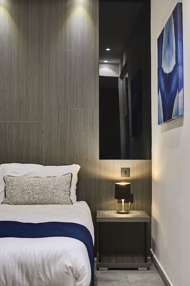 The District Hotel 20/47