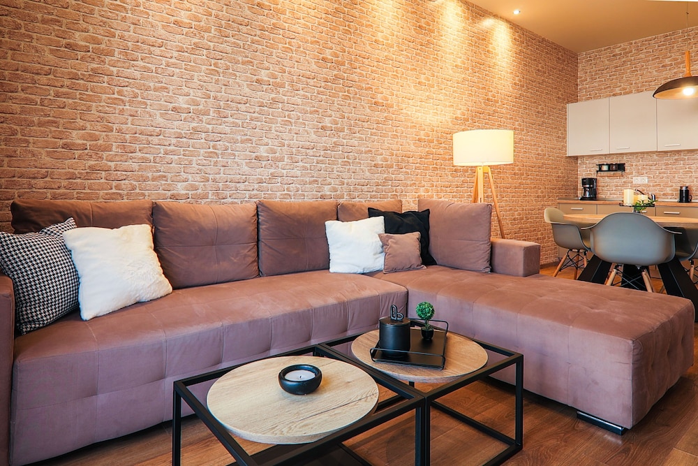 Superior One Luxury Apartments 21/33
