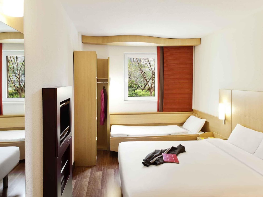 ibis Shanghai Chengshan Road 9/33