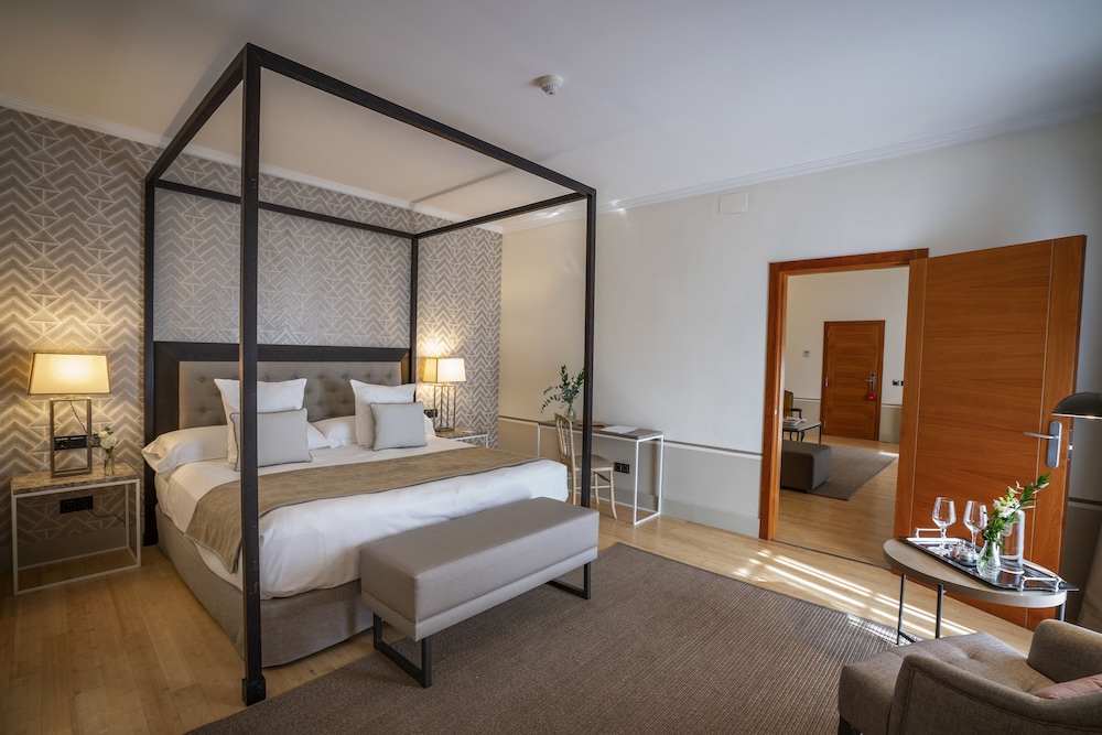 Hospes Palacio de Arenales Spa 24/68