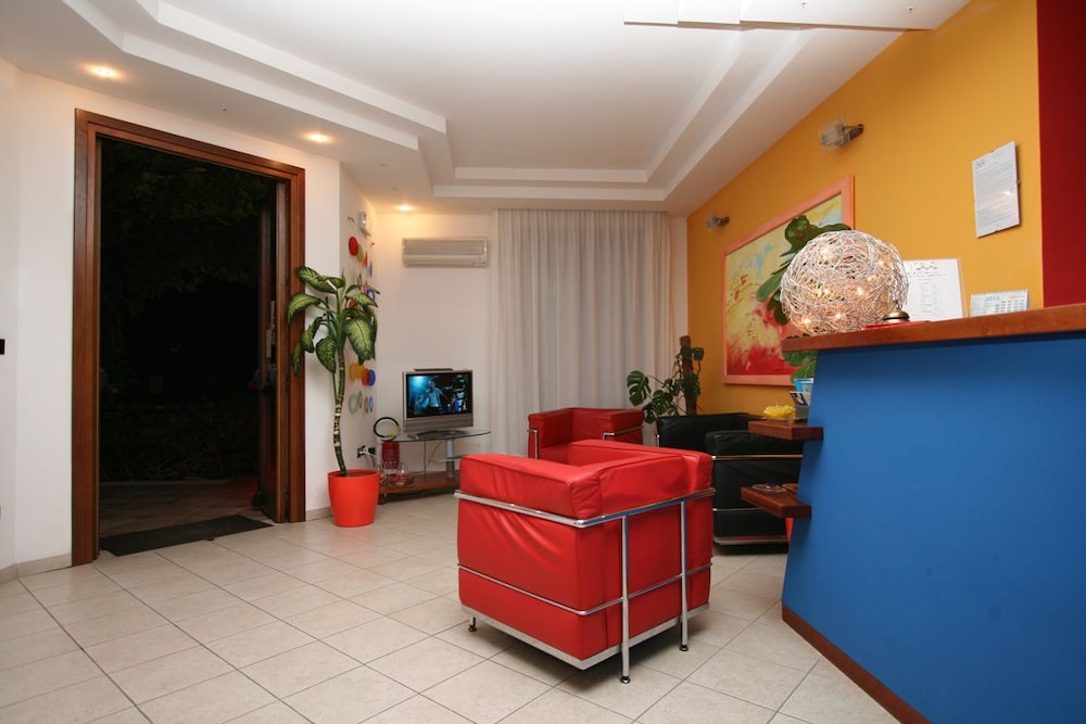 Iride Hotel 6/43