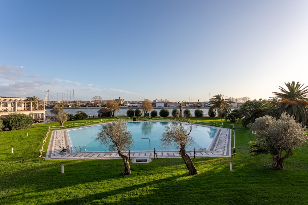 Porto Romano The Marina Resort 40/48