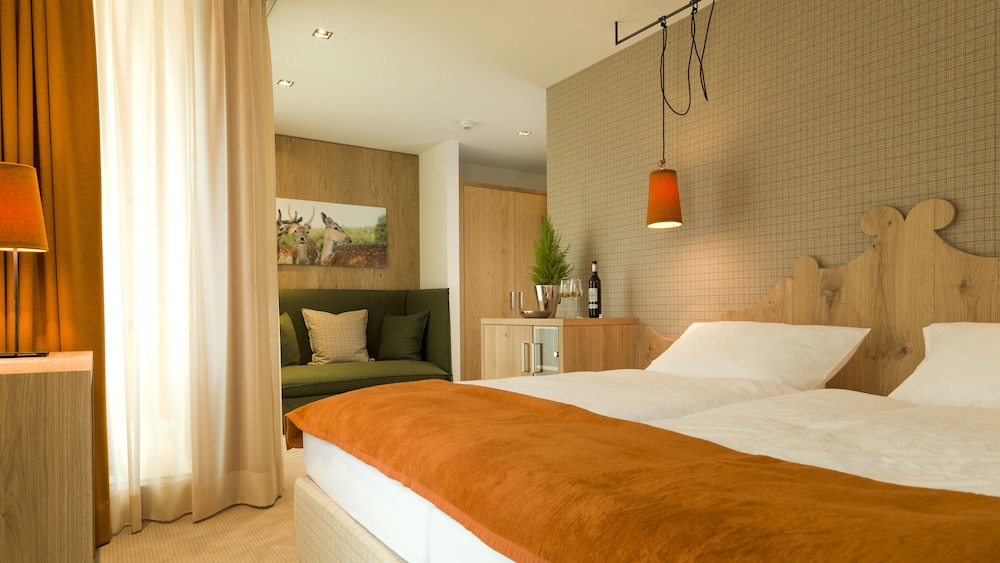 LUXURY, DOUBLE BED, BALCONY